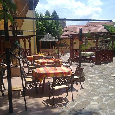 Vadasz Panzio Es Etterem Szombathely Exteriér fotografie
