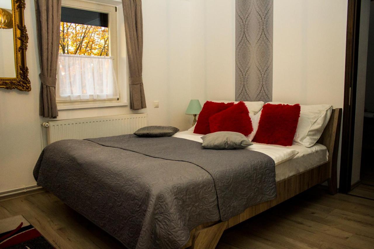 Vadasz Panzio Es Etterem Szombathely Exteriér fotografie