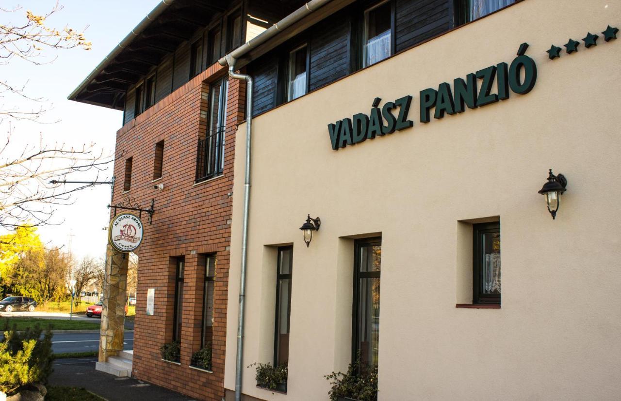 Vadasz Panzio Es Etterem Szombathely Exteriér fotografie